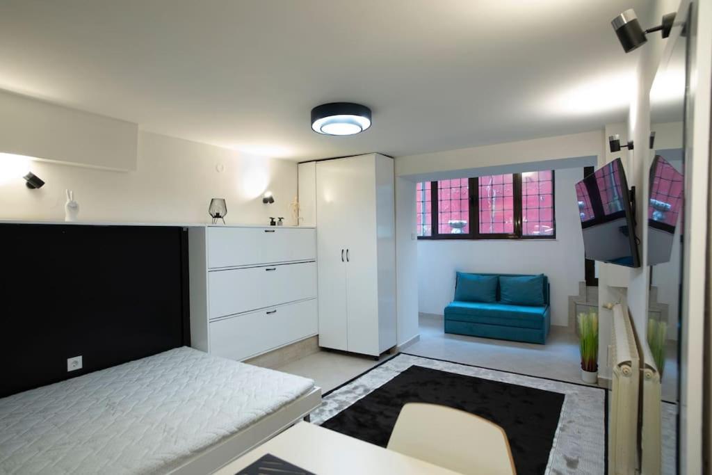 Studio With Courtyard Just Steps Away Vitosha Str Sofia Extérieur photo