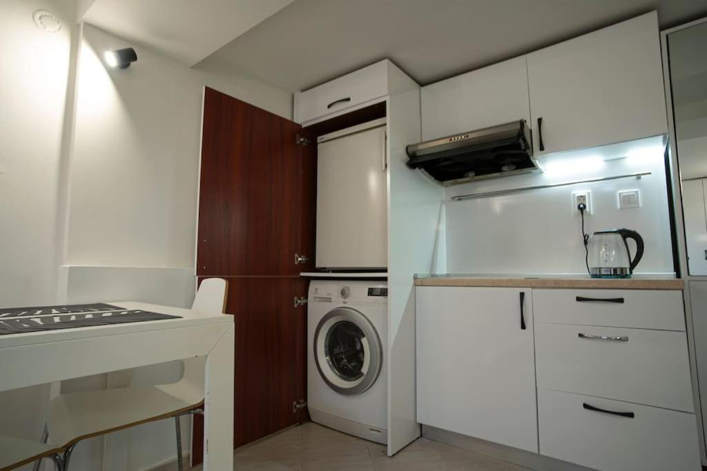 Studio With Courtyard Just Steps Away Vitosha Str Sofia Extérieur photo